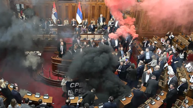 studenti proteste parlamento serbia